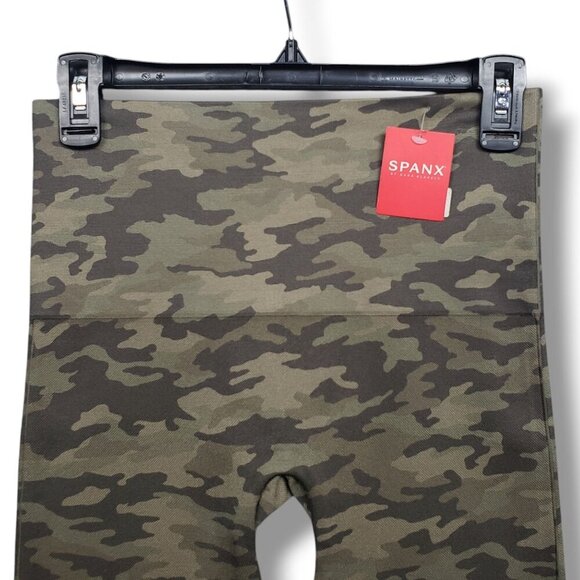Spanx Look at Me Now Seamless Cropped Leggings Womens XL Desert Camo Green - Picture 2 of 8
